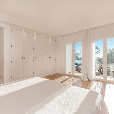 Apartment Bright Elegant 3bdr In Puerto Banus *