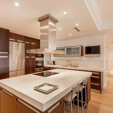 Bright Elegant 3bdr In Puerto Banus Apartment