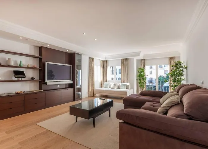 Apartament Bright Elegant 3bdr In Puerto Banus *