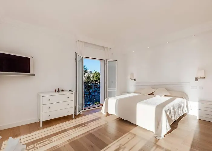 Bright Elegant 3bdr In Puerto Banus