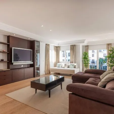 Apartment Bright Elegant 3bdr In Puerto Banus *