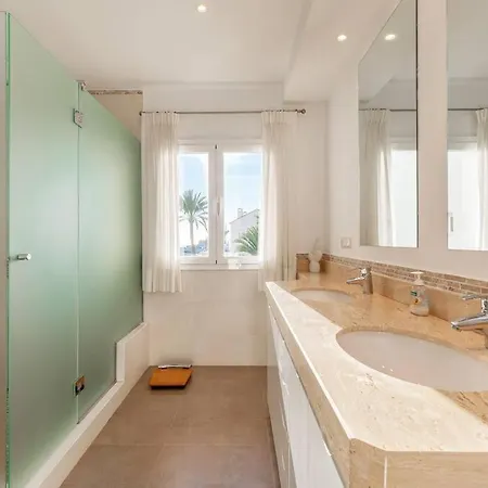 Bright Elegant 3bdr In Puerto Banus Apartament