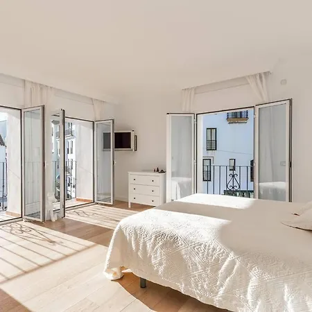 Bright Elegant 3bdr In Puerto Banus Marbellac